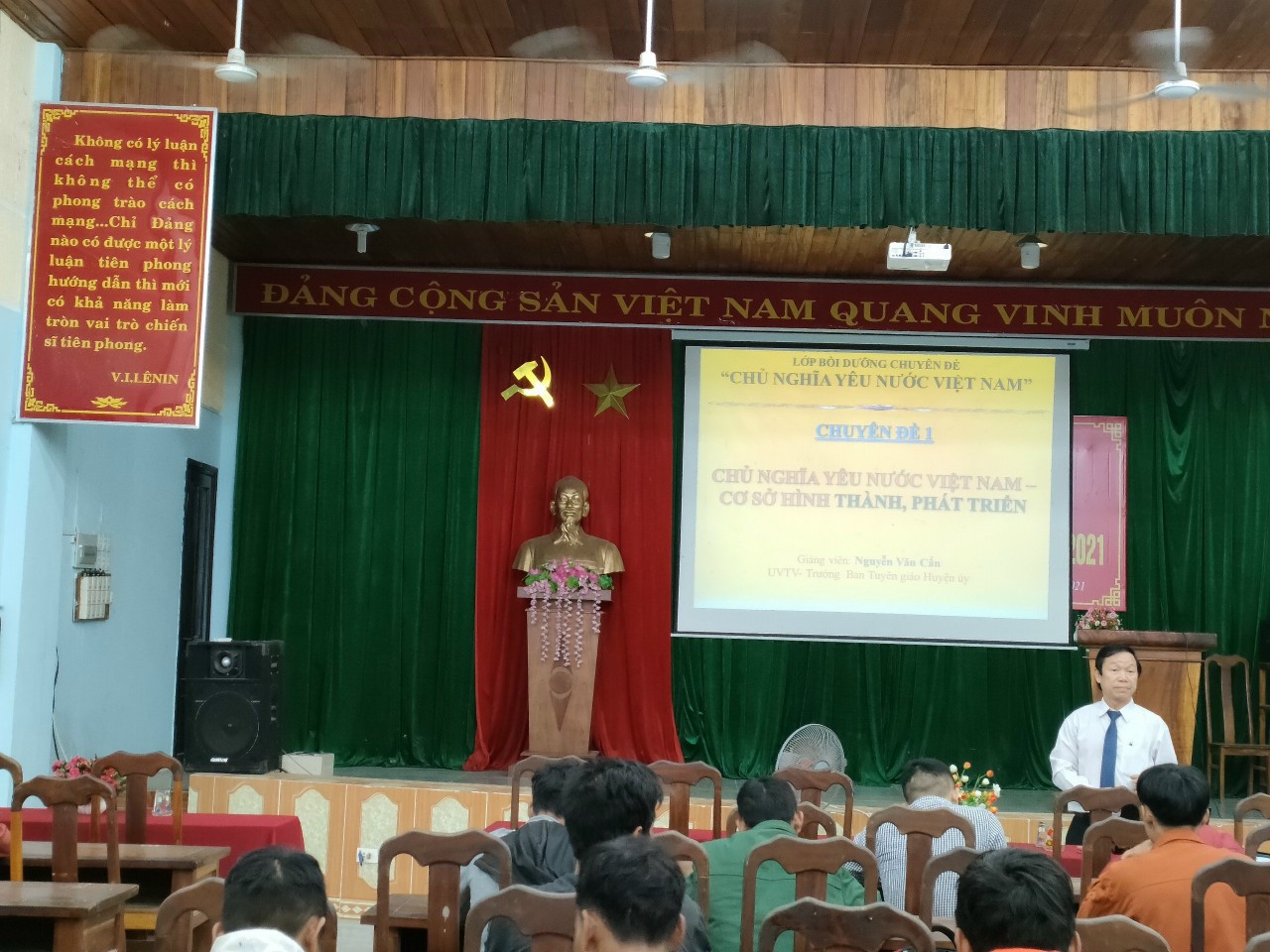 Khai giảng lớp bồi dưỡng chuyên đề về chủ nghĩa yêu nước Việt Nam cho 70 bí thư chi đoàn cơ sở