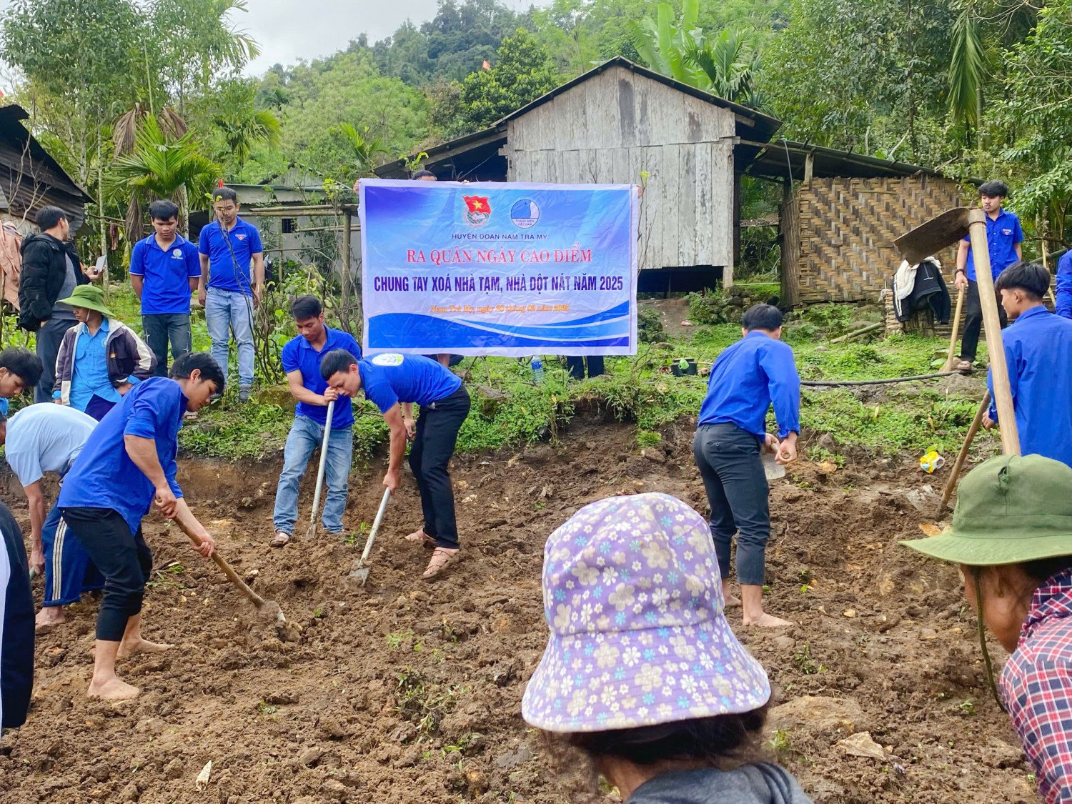 Ra quân Ngày cao điểm "xoá nhà tạm, nhà dột nát" năm 2025