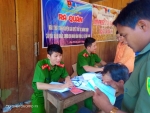 Ngày thứ 7 tình nguyện tư vấn, giải quyết thủ tục hành chính cho bà con nhân dân xã Trà Cang